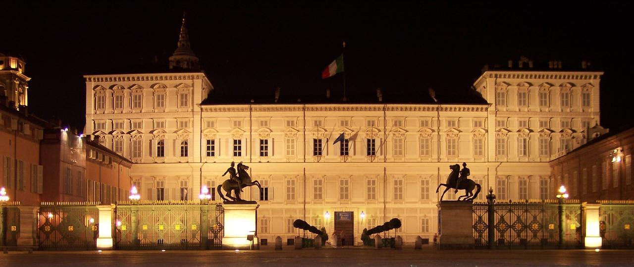 Colazione In Piazza Castello Panzió Torino Kültér fotó